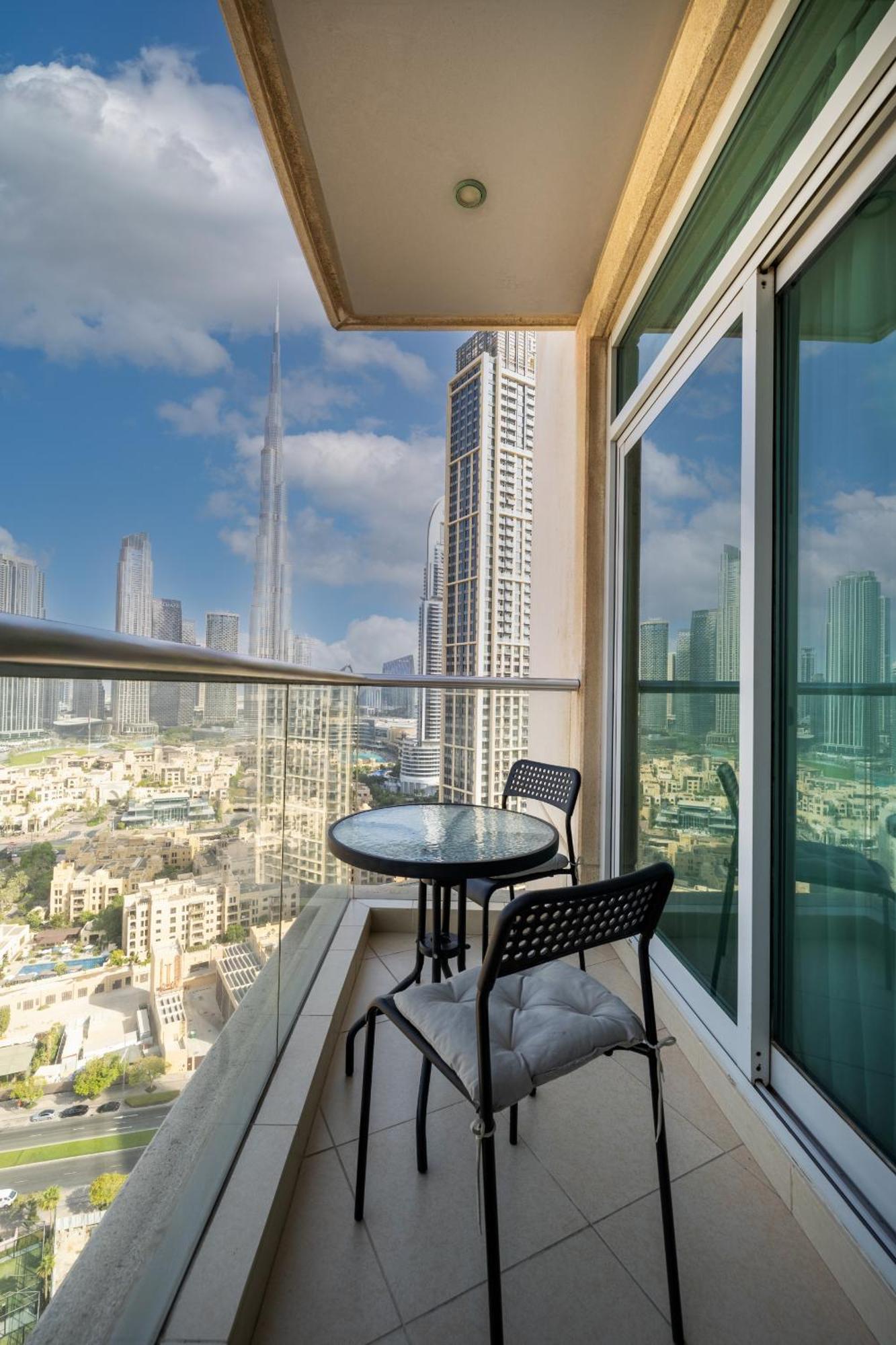 Upgraded Apartment With Stunning Burj Khalifa View Dubaj Kültér fotó